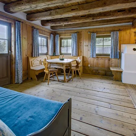 Chalet On Zettersfeld With Dolomite Views, Cleaning Included * Obernussdorf