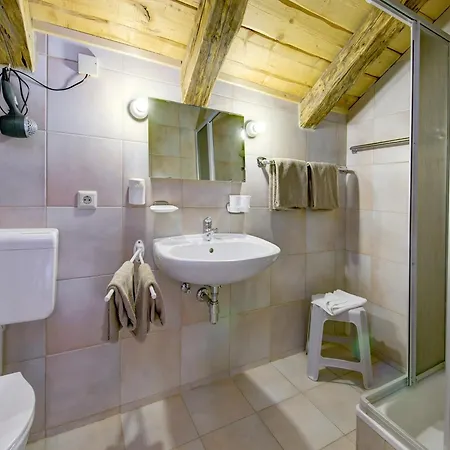 Chalet On Zettersfeld With Dolomite Views, Cleaning Included Apartmán *